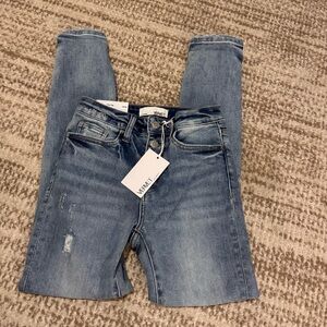 Women’s VERVET The Haute Skinny High Rise Button Up Jean Size 24 NWT
Med denim